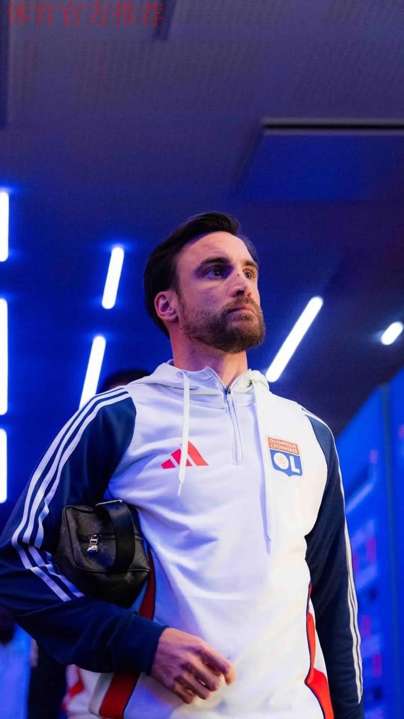 特克斯托：法甲官方阻挠了里昂的补强，我们本该踢欧冠